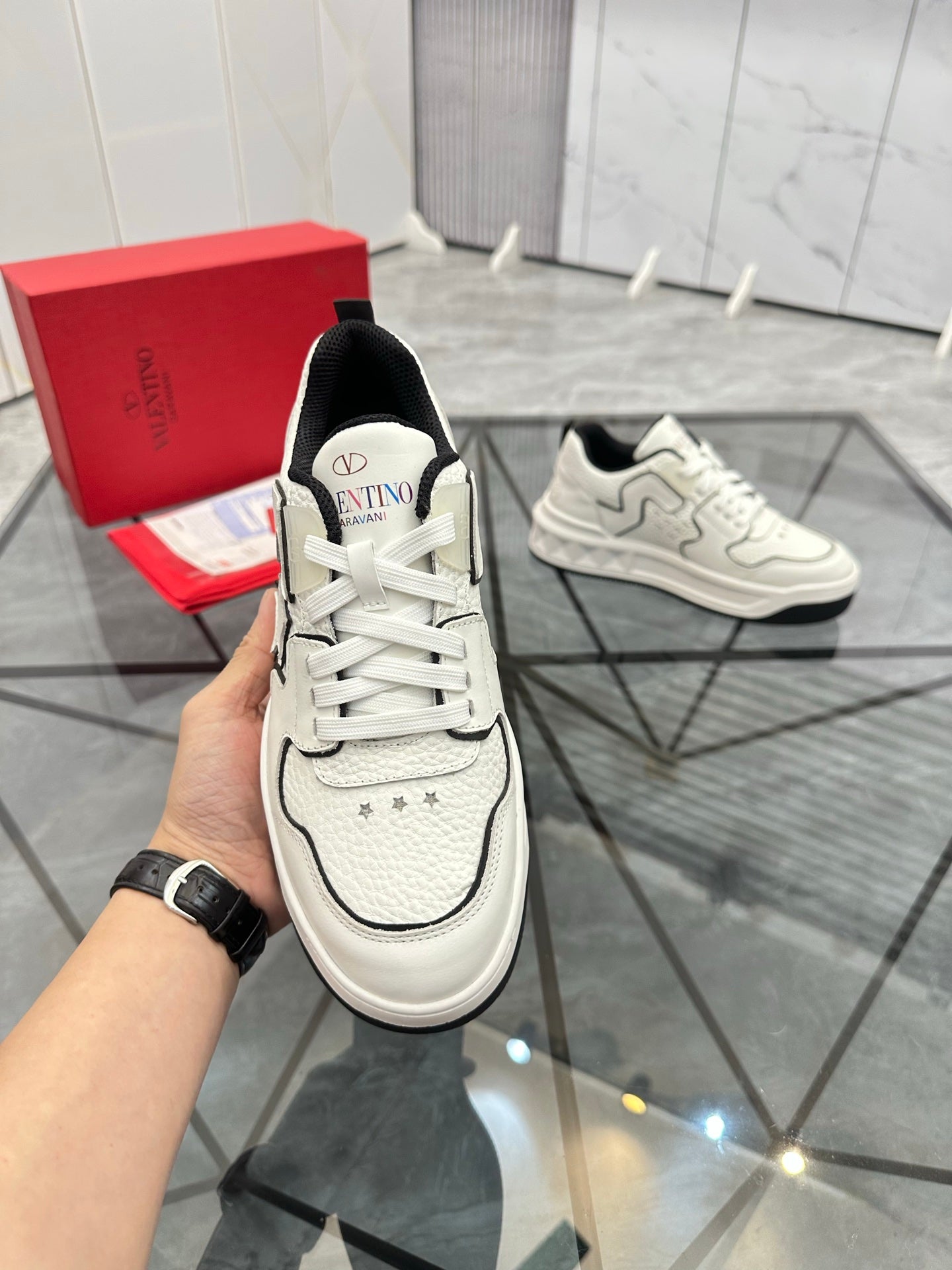 LuxluxHouse Best Quality Shoes Valentino
