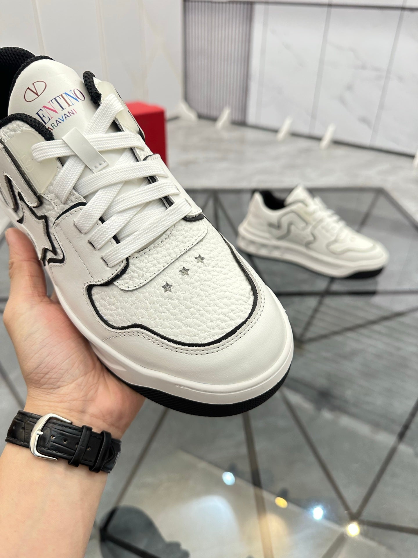 LuxluxHouse Best Quality Shoes Valentino