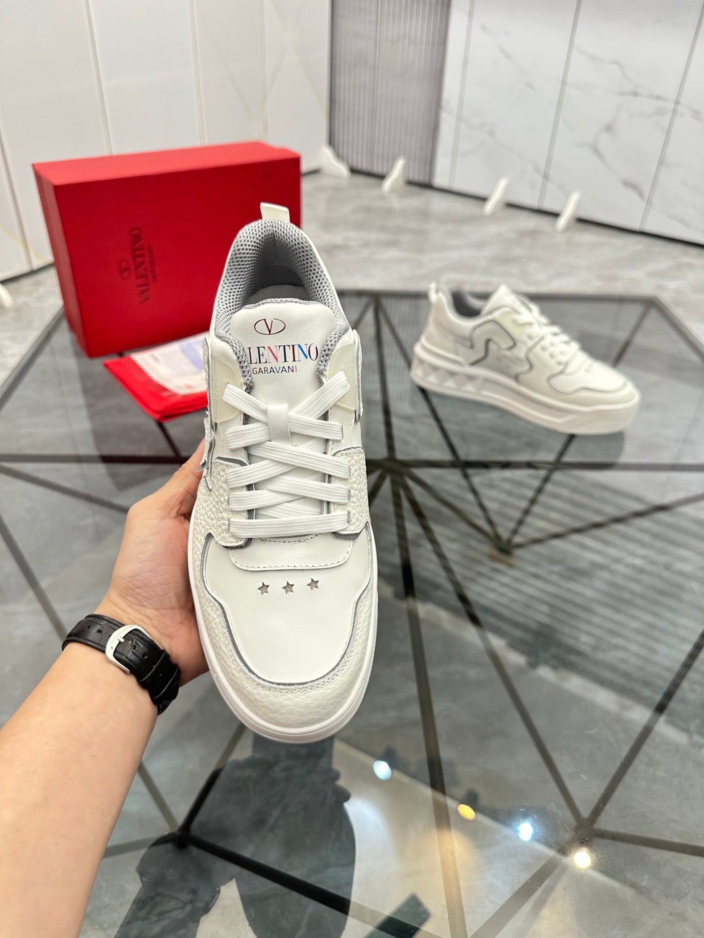 LuxluxHouse Best Quality Shoes Valentino