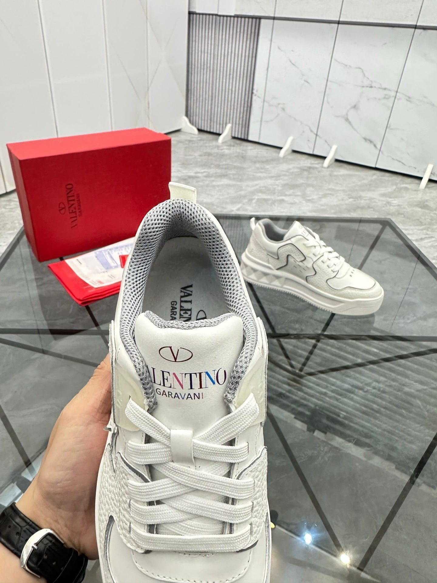 LuxluxHouse Best Quality Shoes Valentino