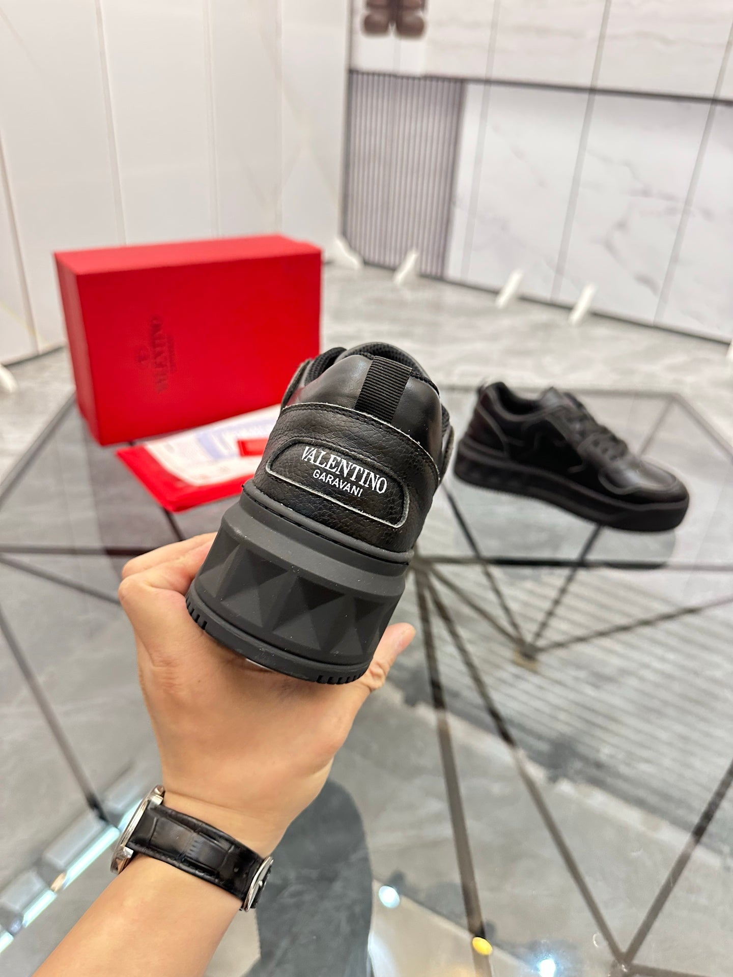 LuxluxHouse Best Quality Shoes Valentino