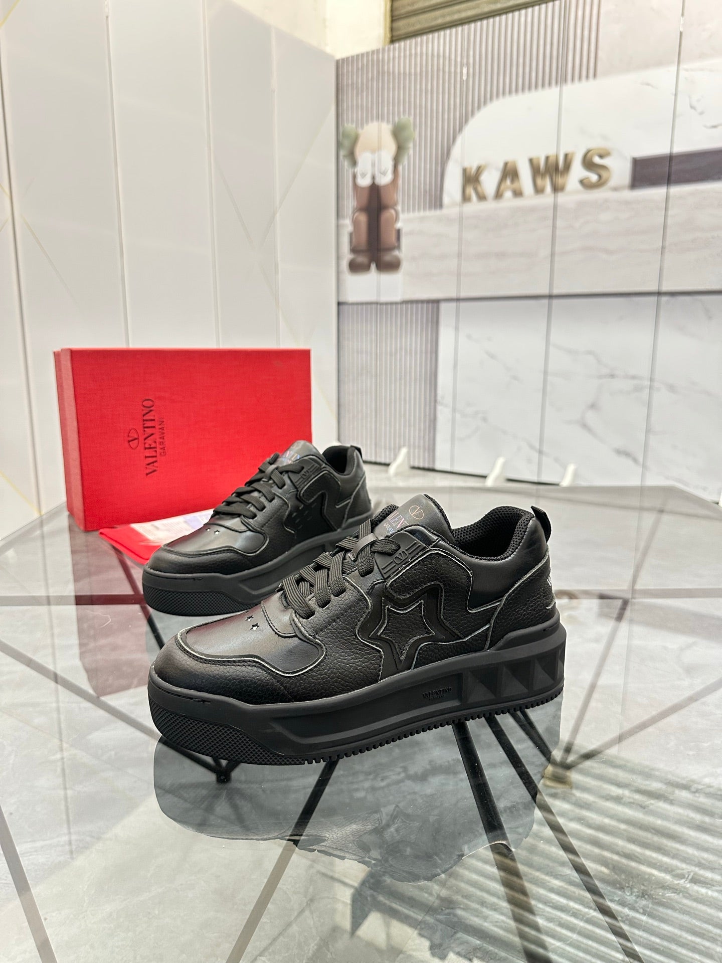 LuxluxHouse Best Quality Shoes Valentino