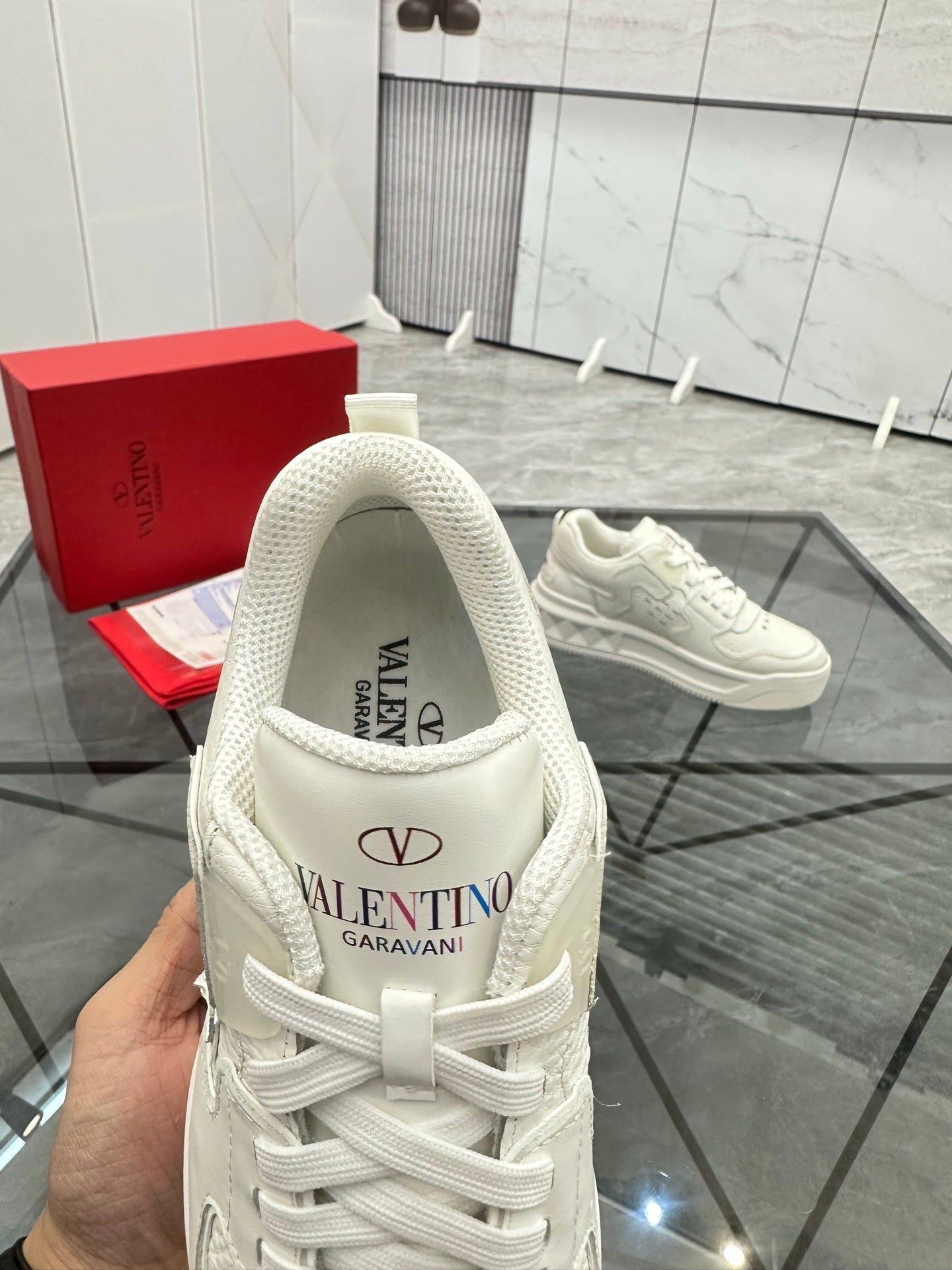LuxluxHouse Best Quality Shoes Valentino