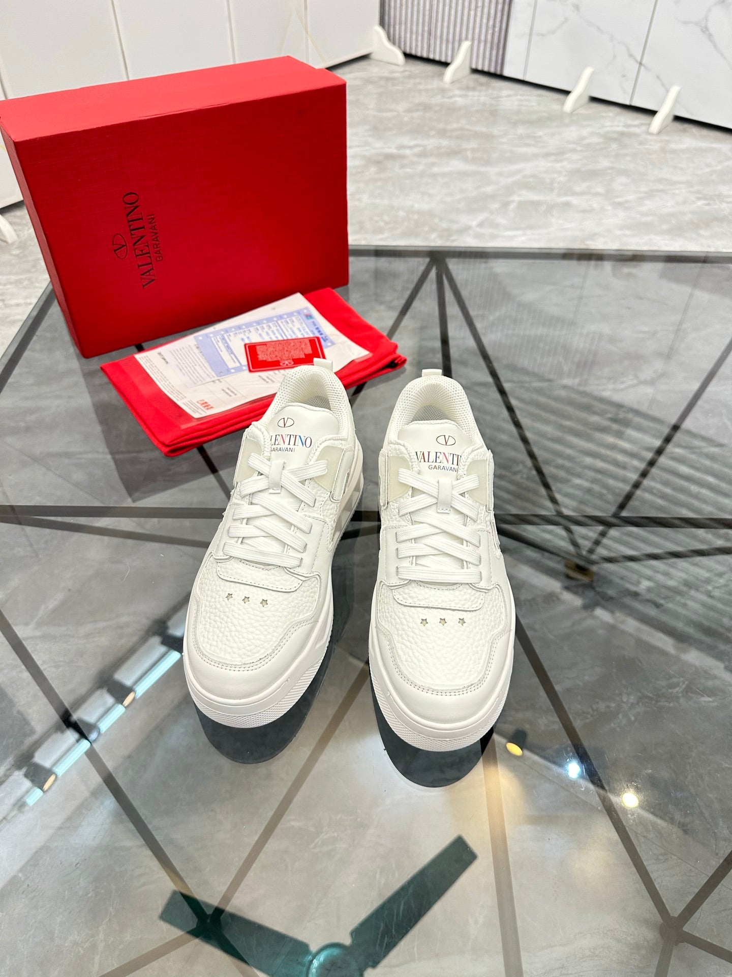 LuxluxHouse Best Quality Shoes Valentino