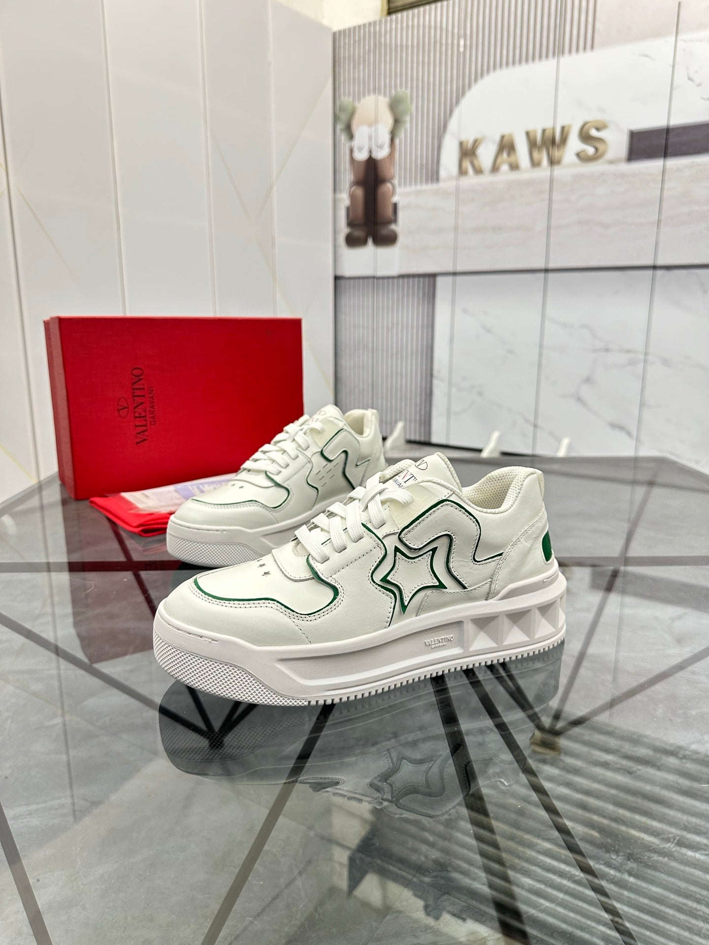 LuxluxHouse Best Quality Shoes Valentino