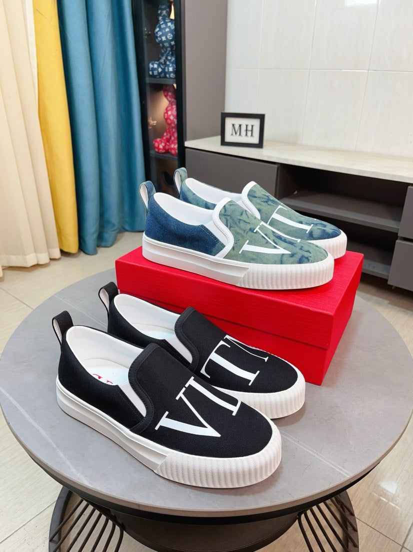 LuxluxHouse Best Quality Shoes Valentino