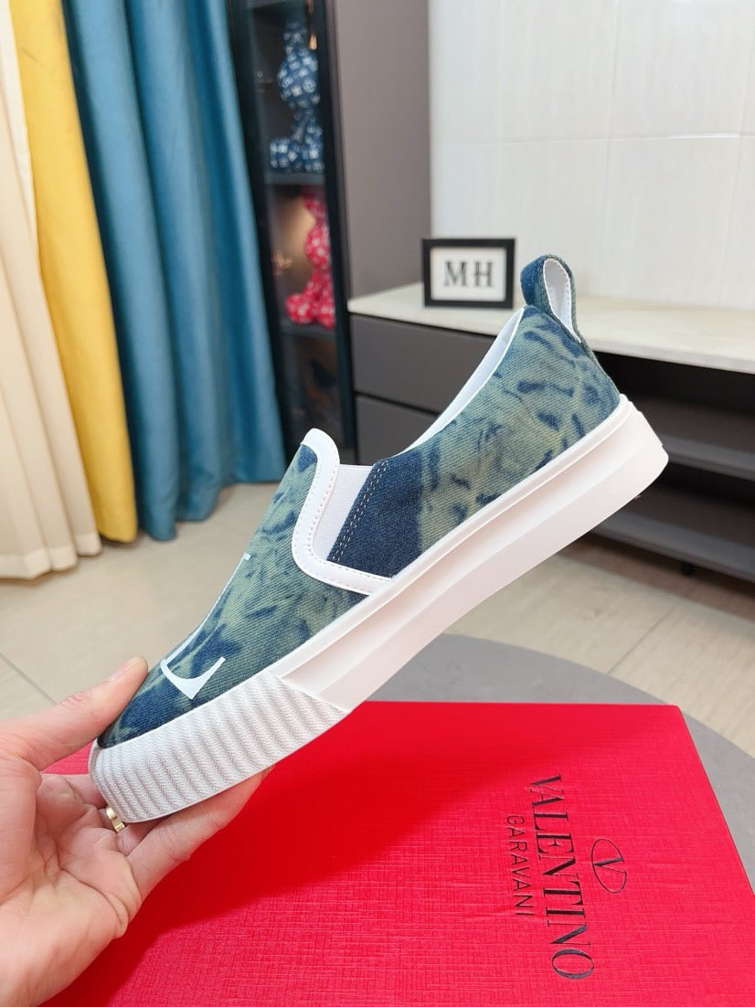 LuxluxHouse Best Quality Shoes Valentino