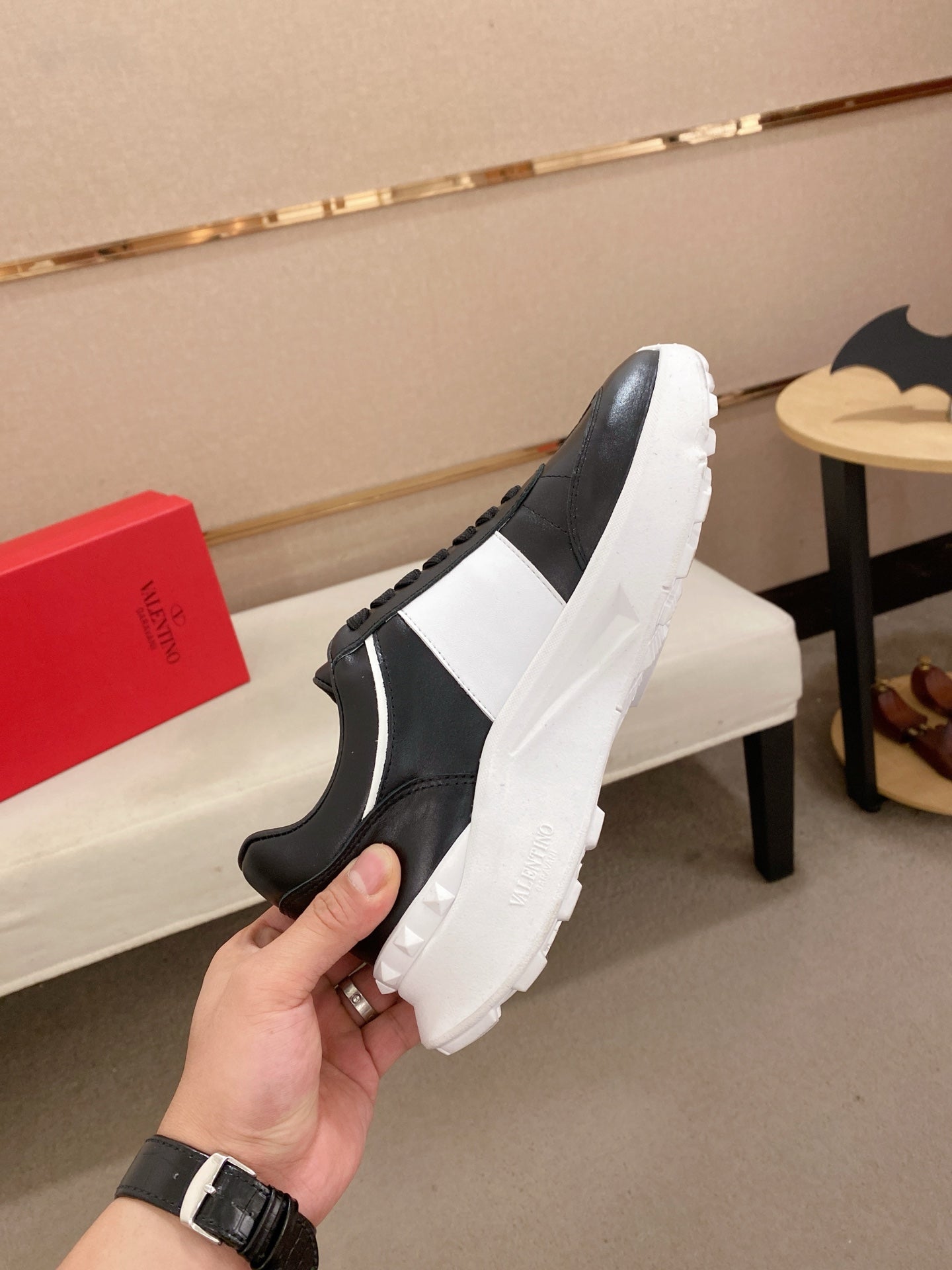 LuxluxHouse Best Quality Shoes Valentino