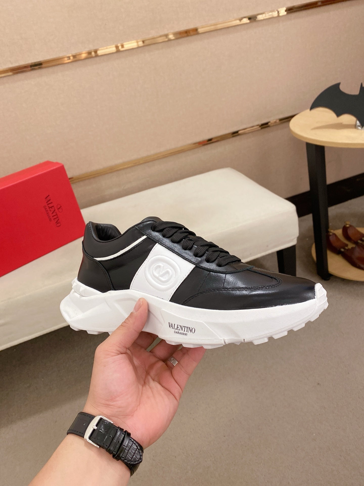 LuxluxHouse Best Quality Shoes Valentino