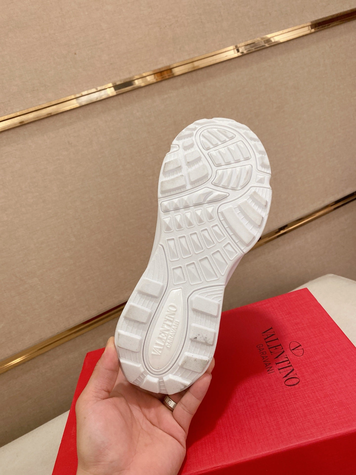 LuxluxHouse Best Quality Shoes Valentino