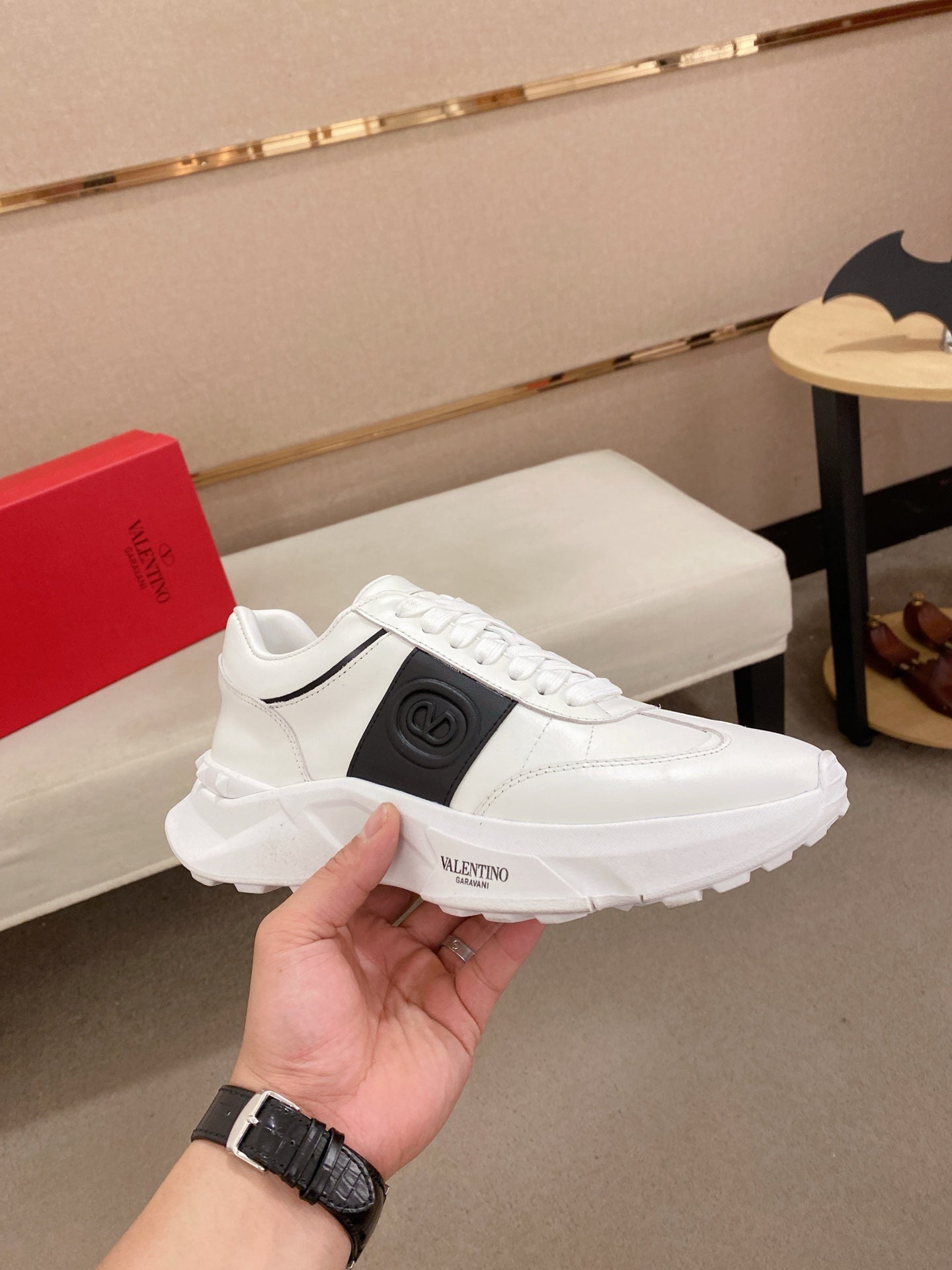 LuxluxHouse Best Quality Shoes Valentino