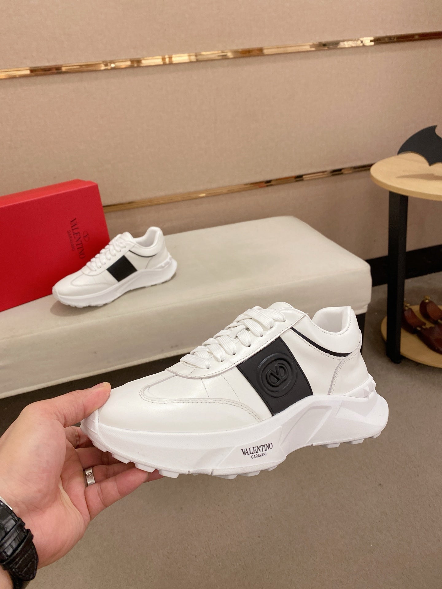 LuxluxHouse Best Quality Shoes Valentino
