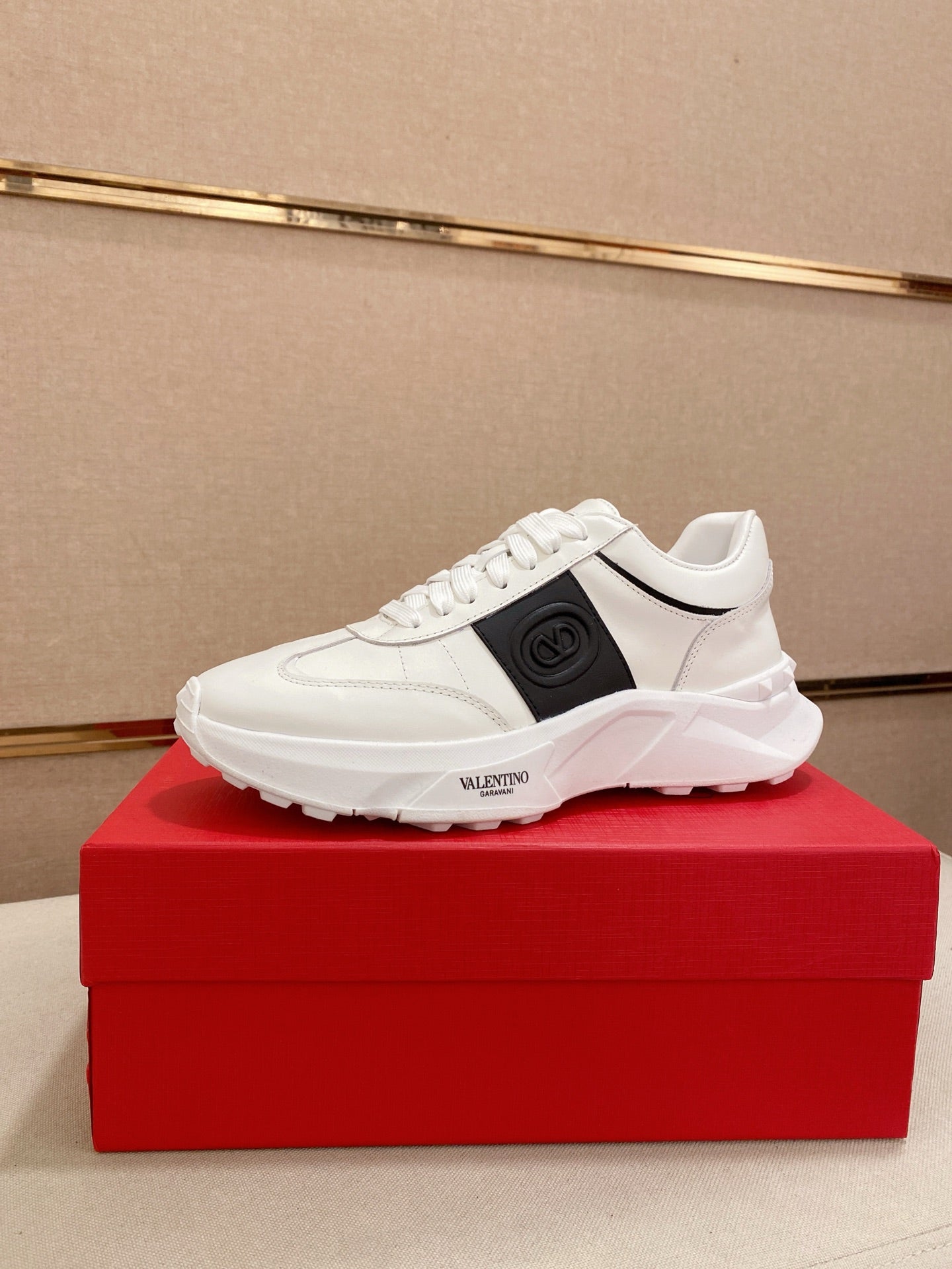 LuxluxHouse Best Quality Shoes Valentino