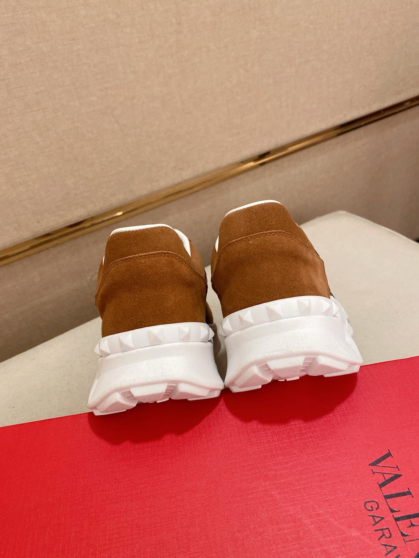 LuxluxHouse Best Quality Shoes Valentino