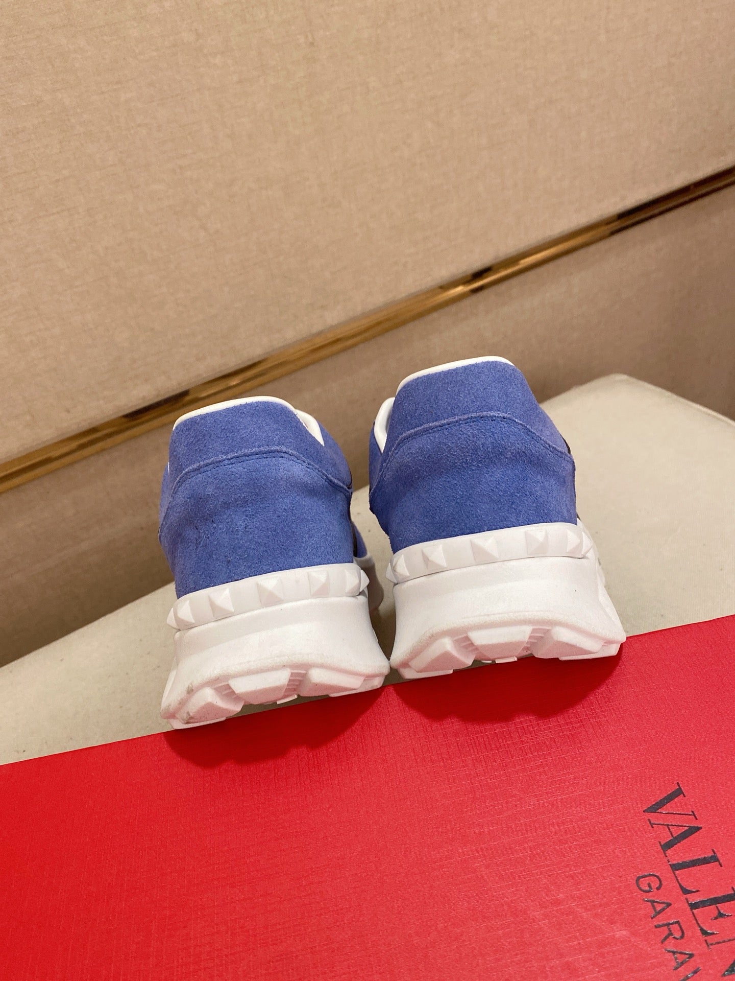 LuxluxHouse Best Quality Shoes Valentino