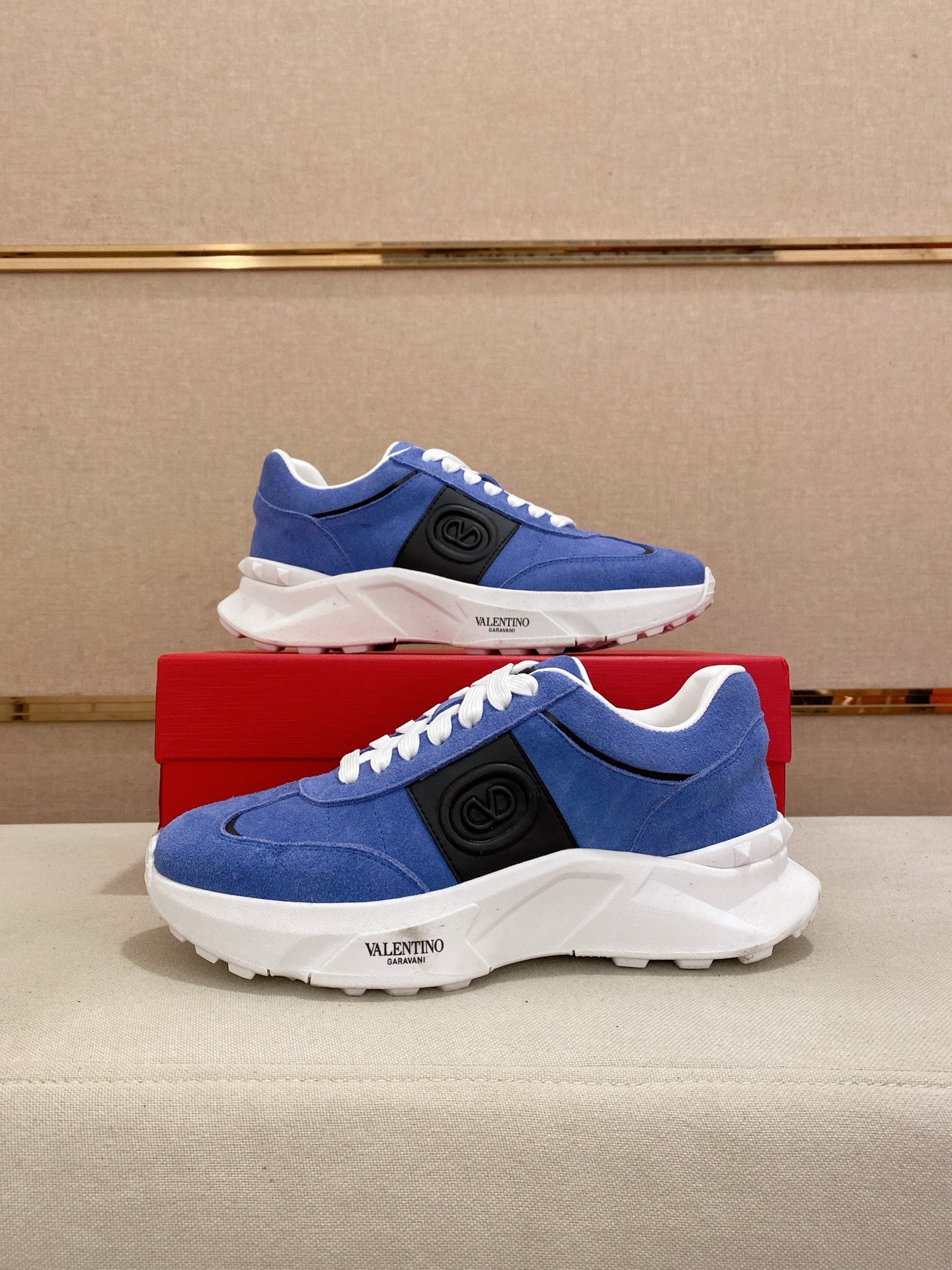 LuxluxHouse Best Quality Shoes Valentino