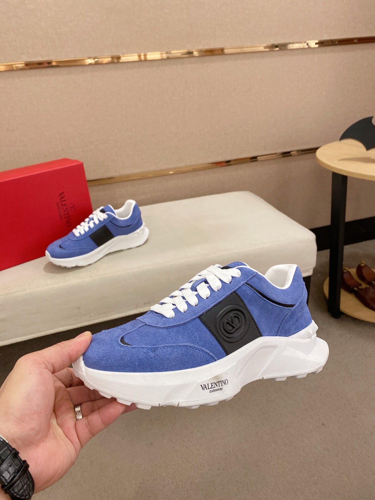 LuxluxHouse Best Quality Shoes Valentino