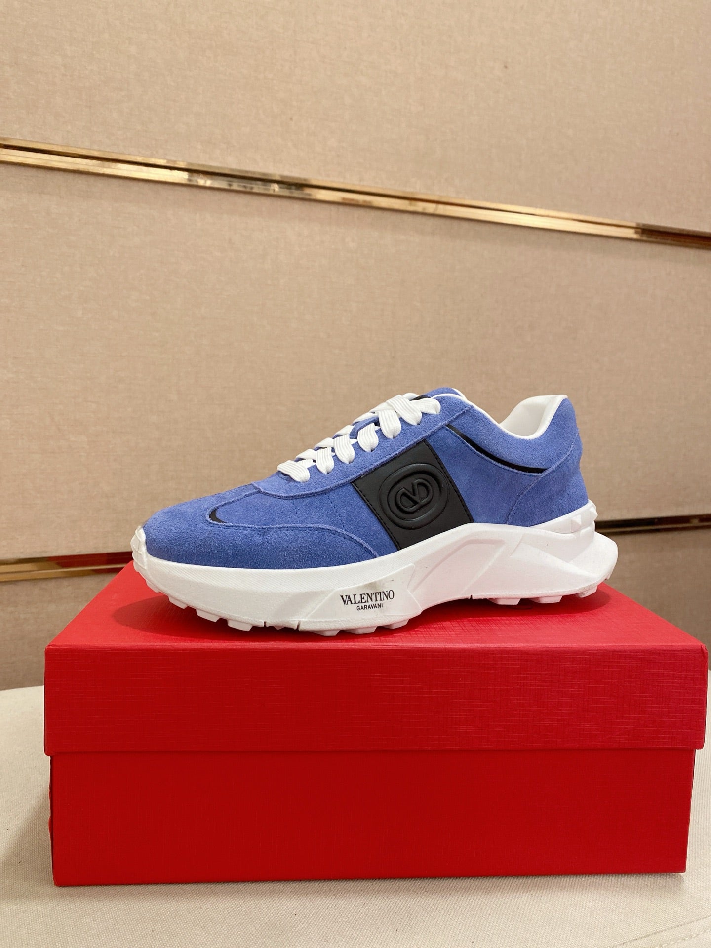 LuxluxHouse Best Quality Shoes Valentino