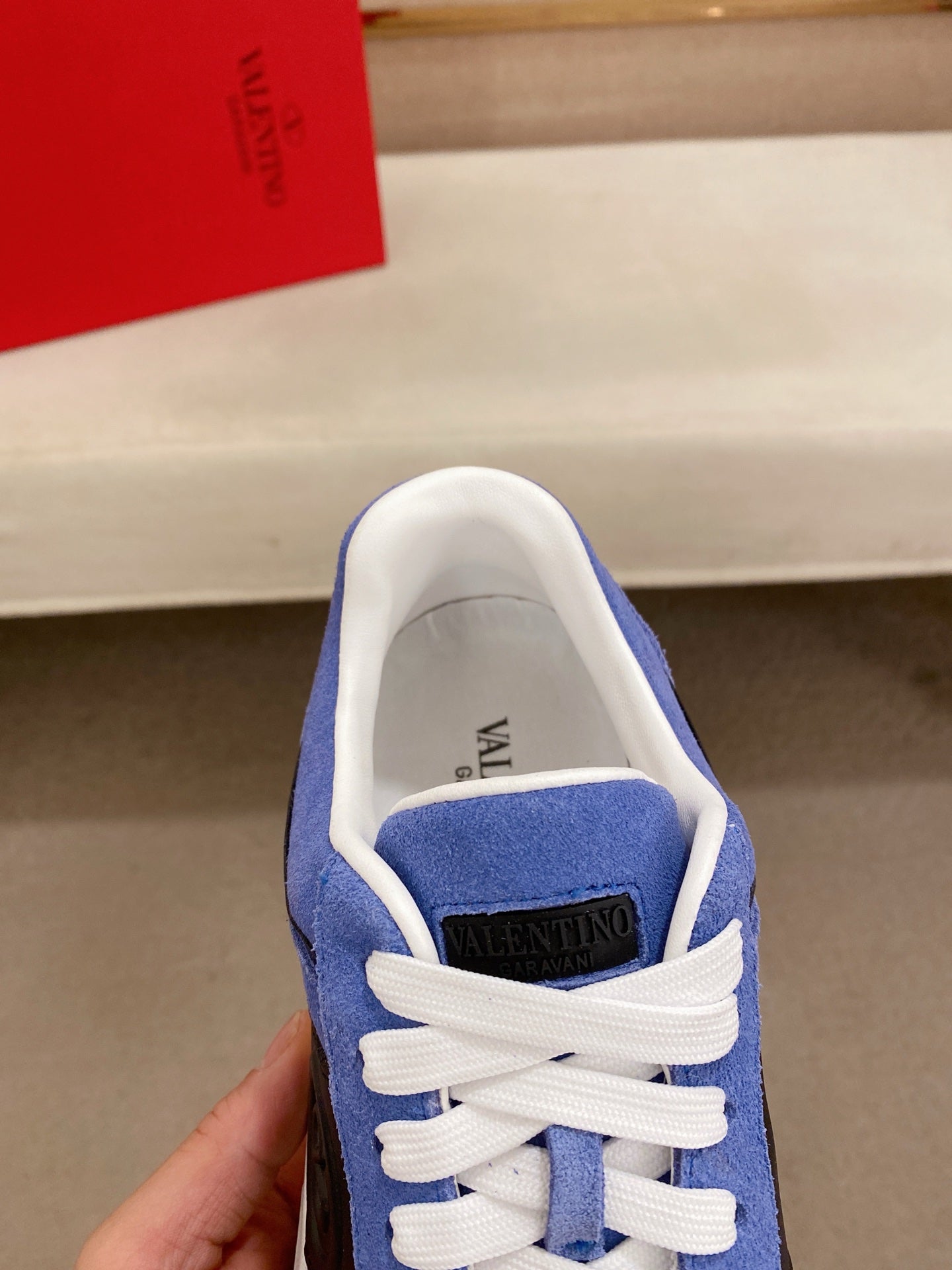 LuxluxHouse Best Quality Shoes Valentino