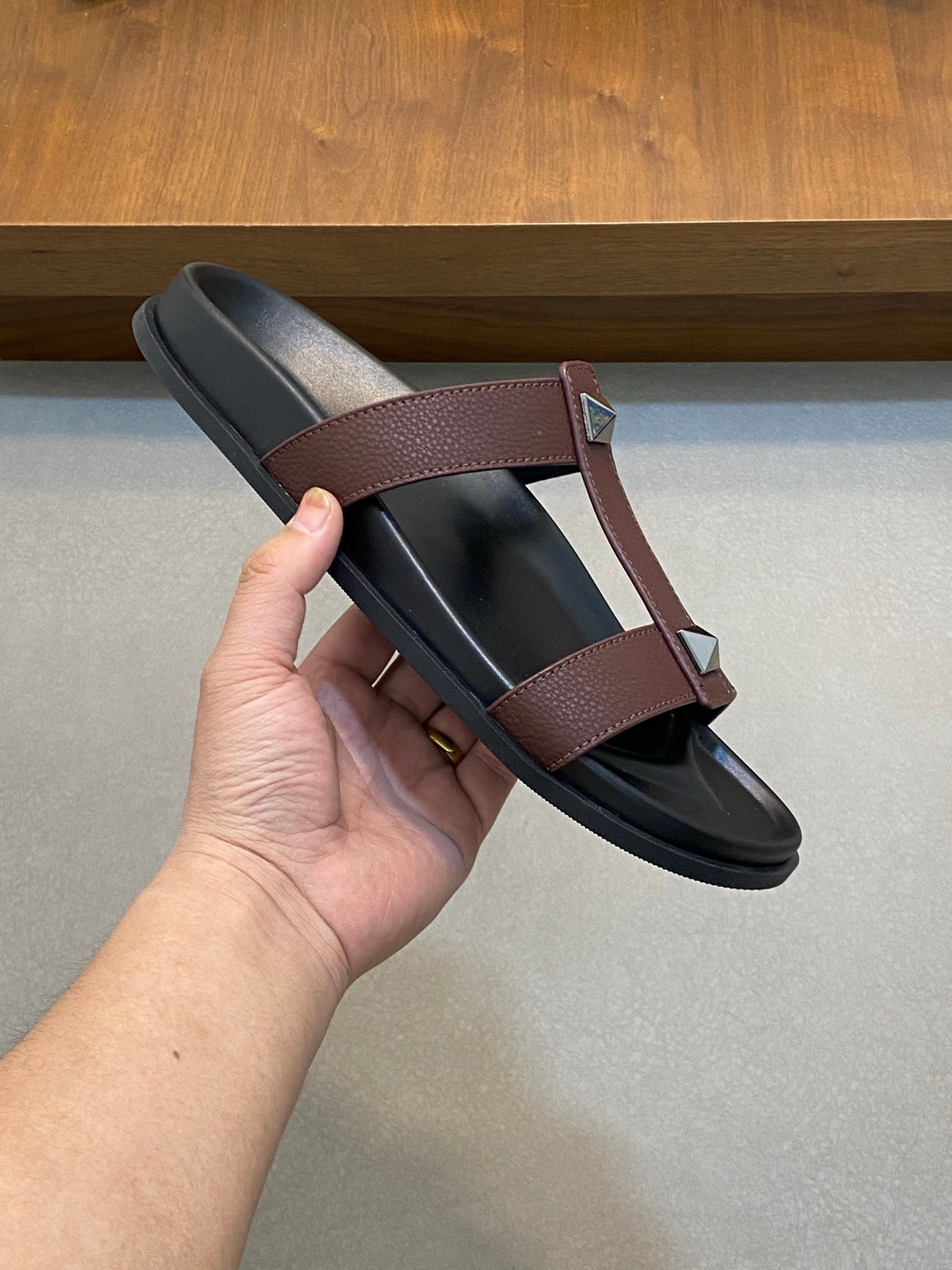 LuxluxHouse Best Quality Sandals Valentino