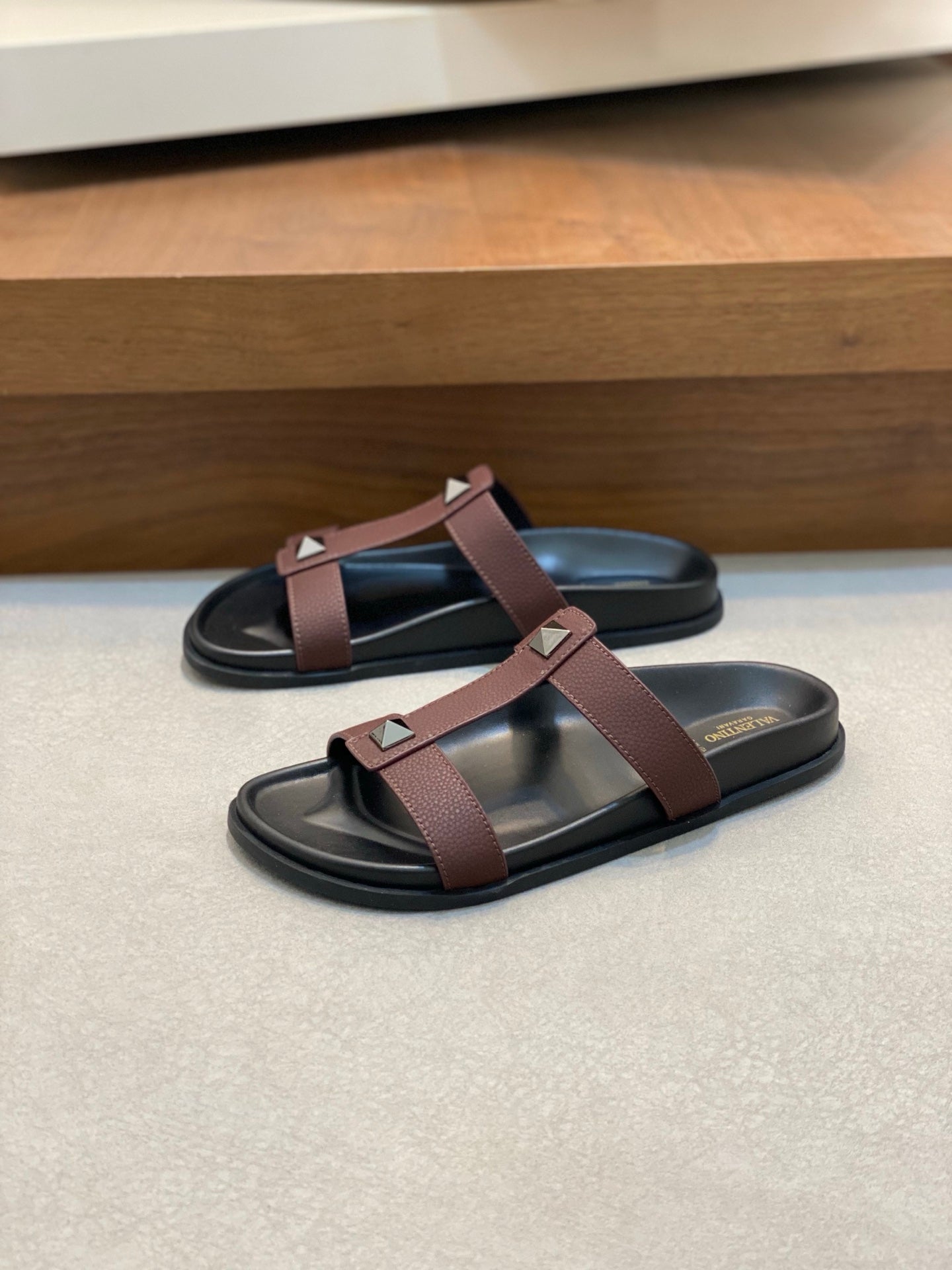 LuxluxHouse Best Quality Sandals Valentino