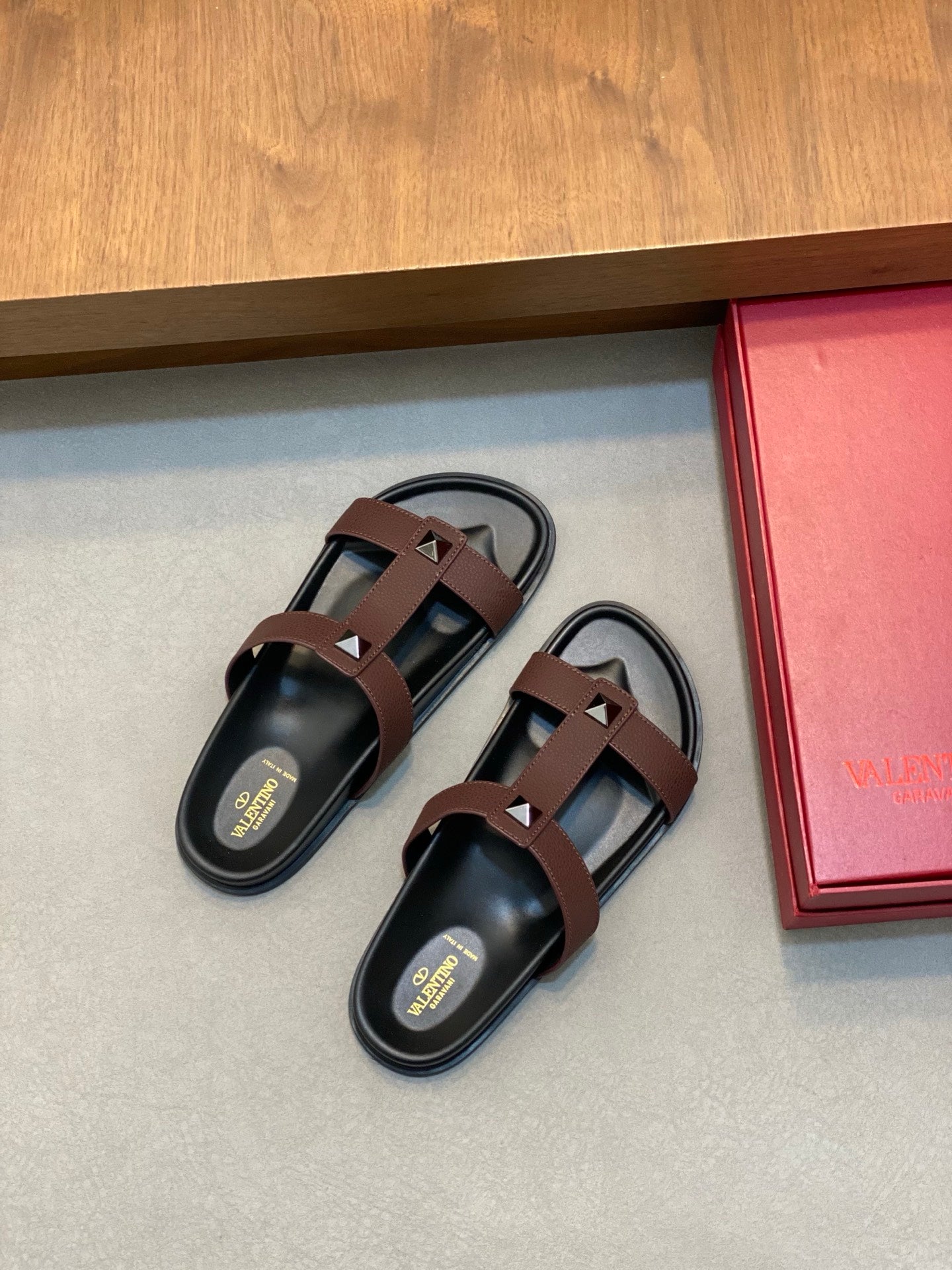 LuxluxHouse Best Quality Sandals Valentino