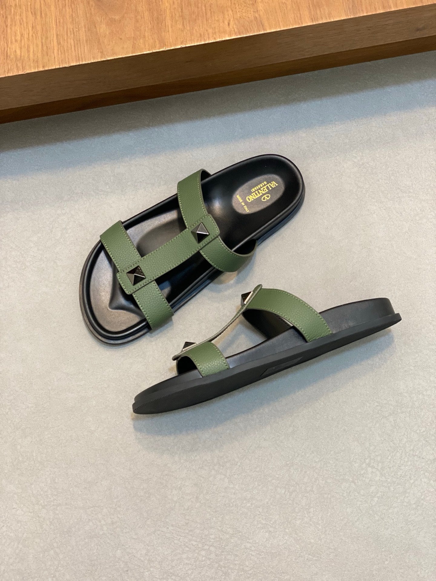 LuxluxHouse Best Quality Sandals Valentino