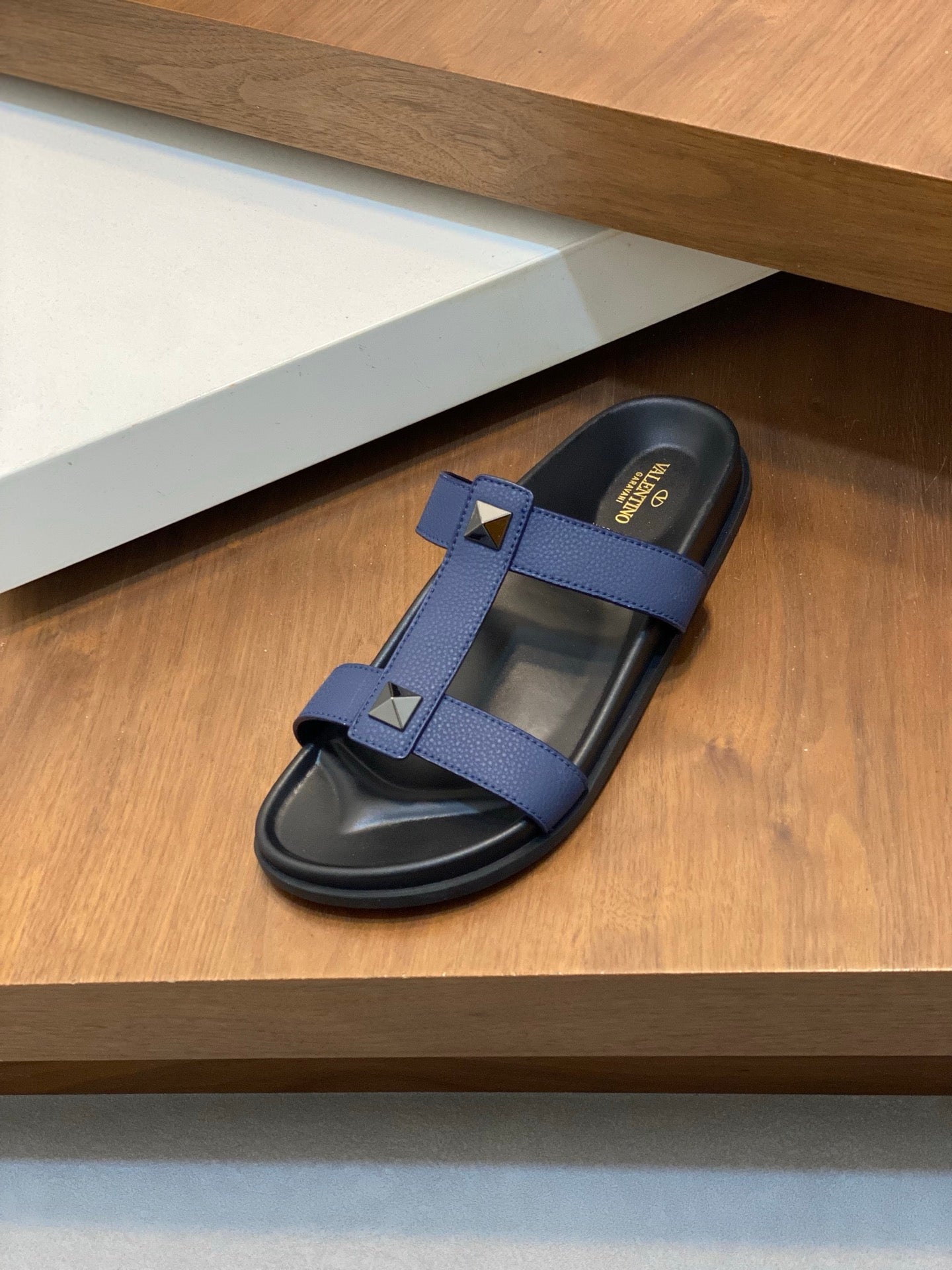 LuxluxHouse Best Quality Sandals Valentino