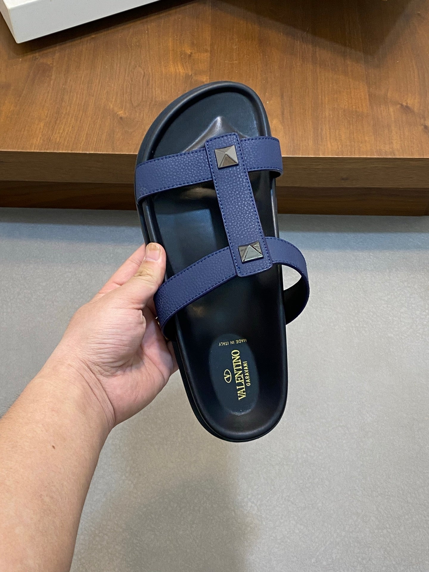 LuxluxHouse Best Quality Sandals Valentino