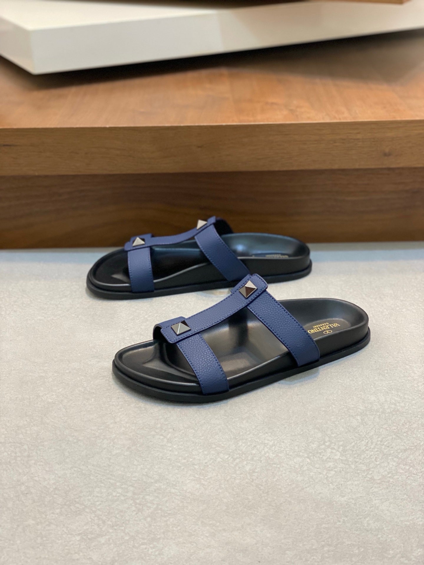 LuxluxHouse Best Quality Sandals Valentino