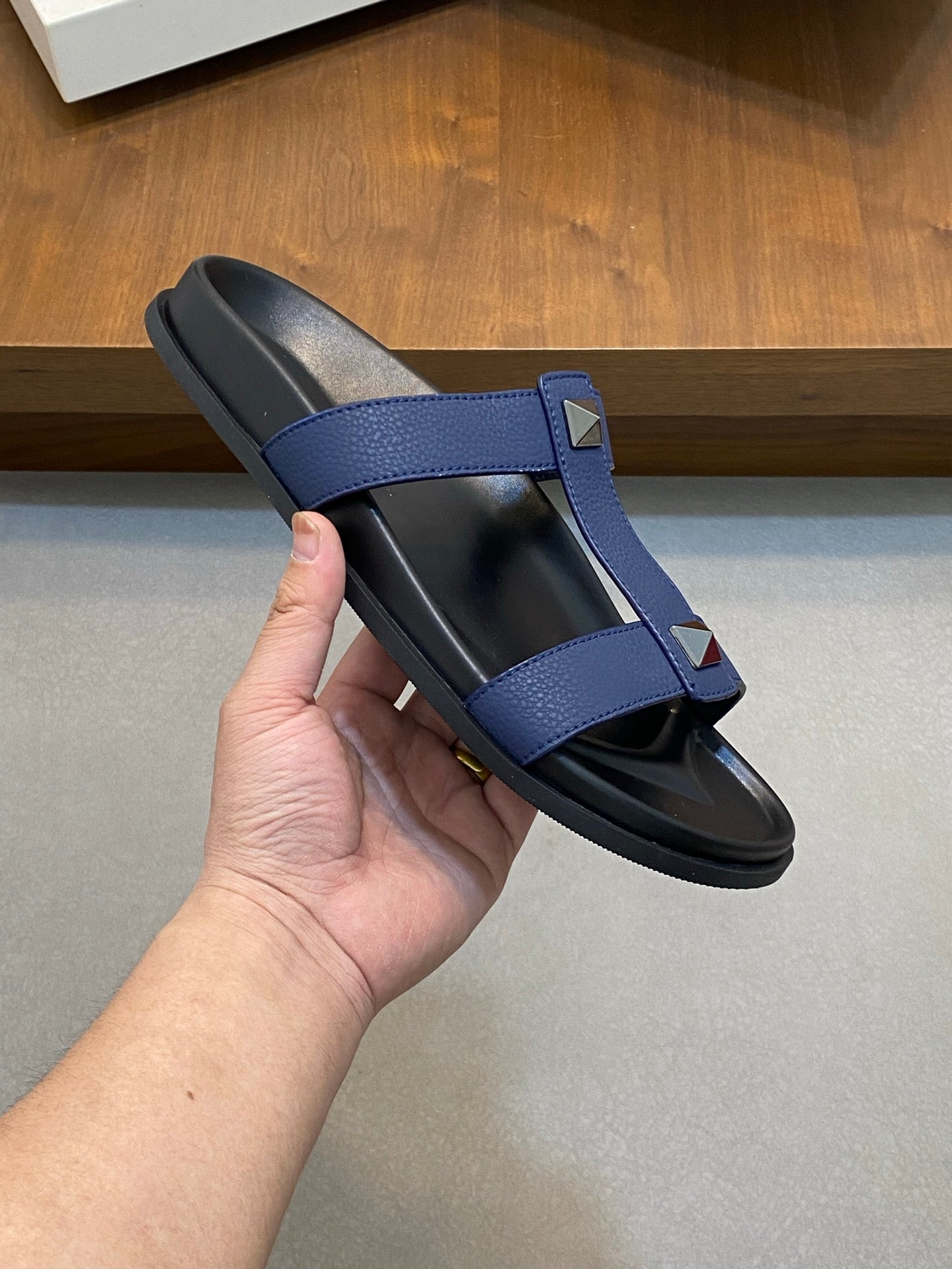 LuxluxHouse Best Quality Sandals Valentino
