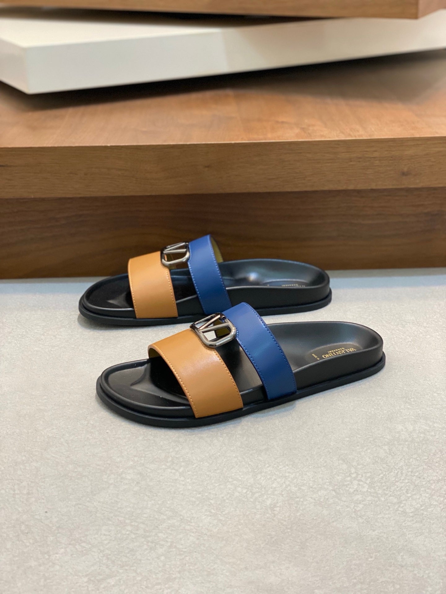 LuxluxHouse Best Quality Sandals Valentino