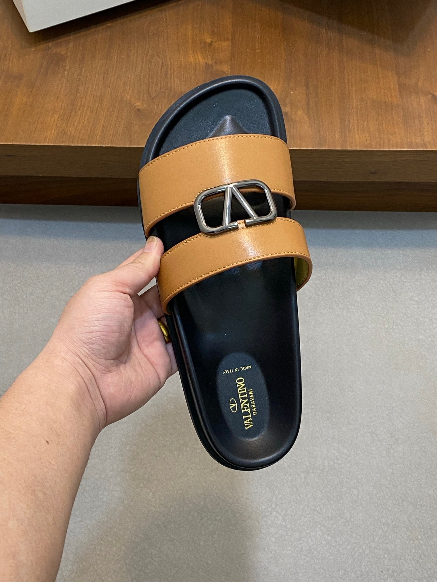 LuxluxHouse Best Quality Sandals Valentino