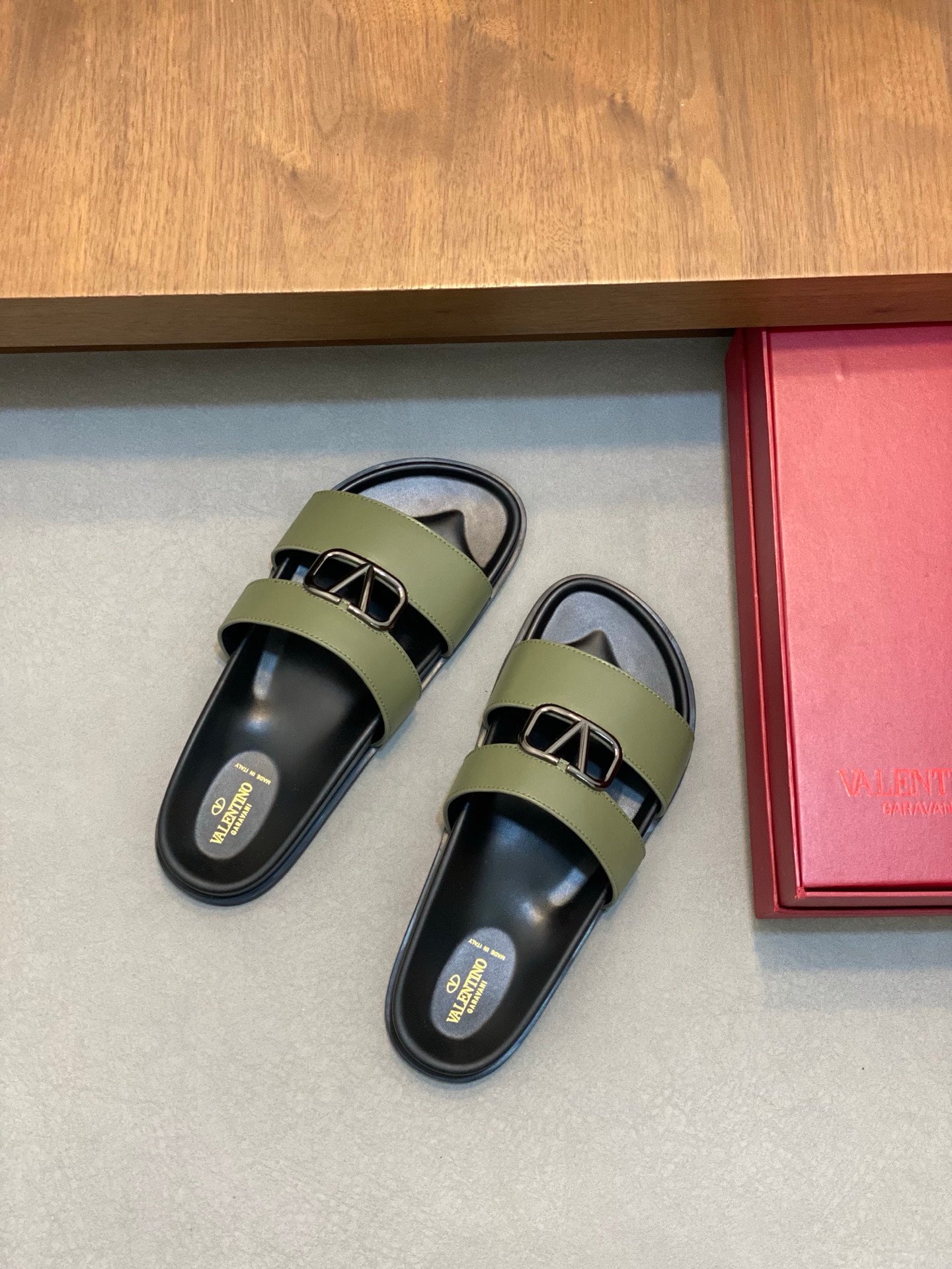 LuxluxHouse Best Quality Sandals Valentino