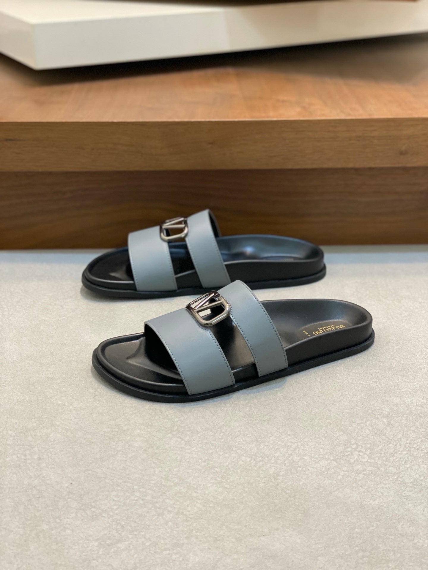 LuxluxHouse Best Quality Sandals Valentino