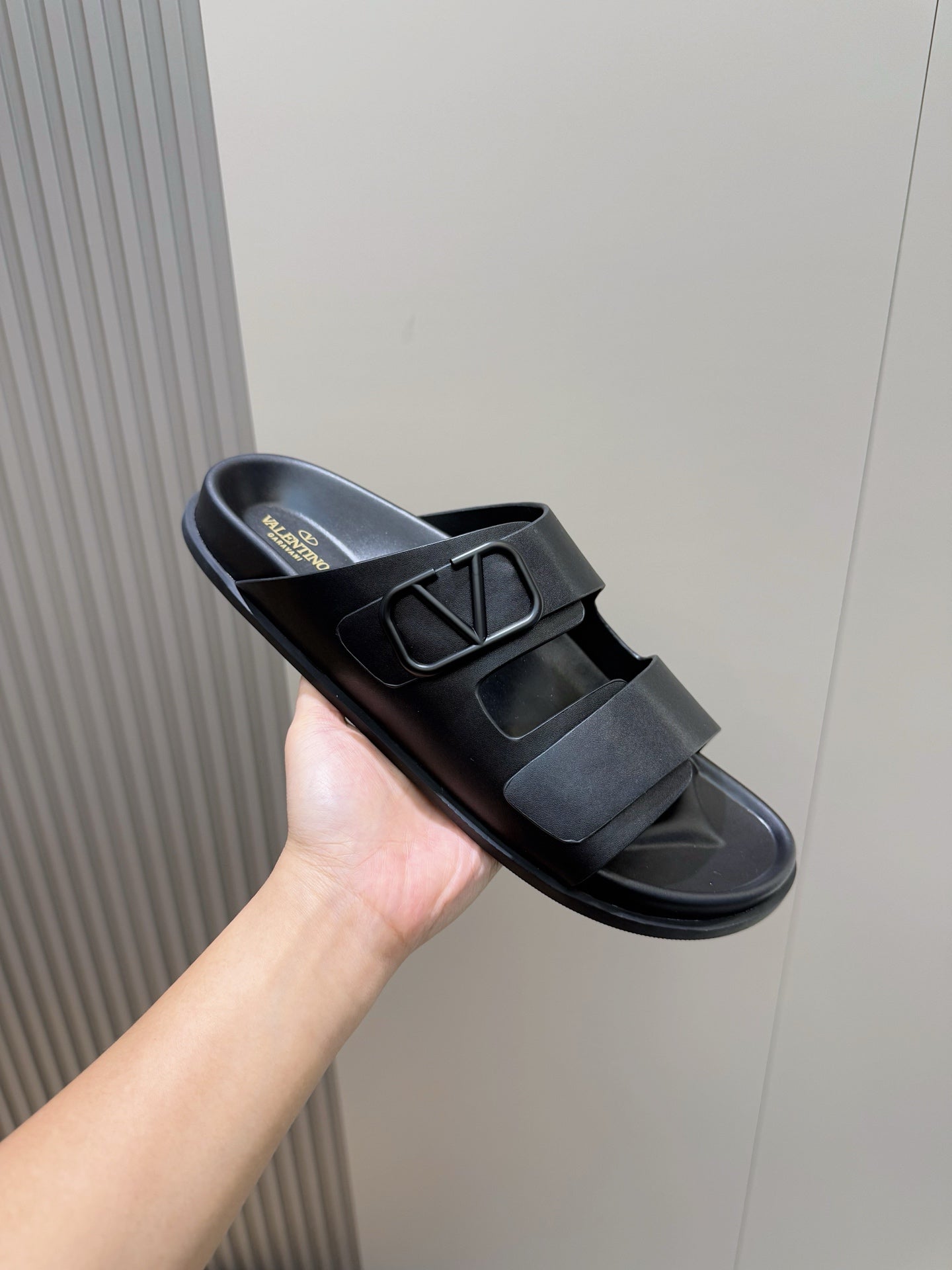 LuxluxHouse Best Quality Sandals Valentino
