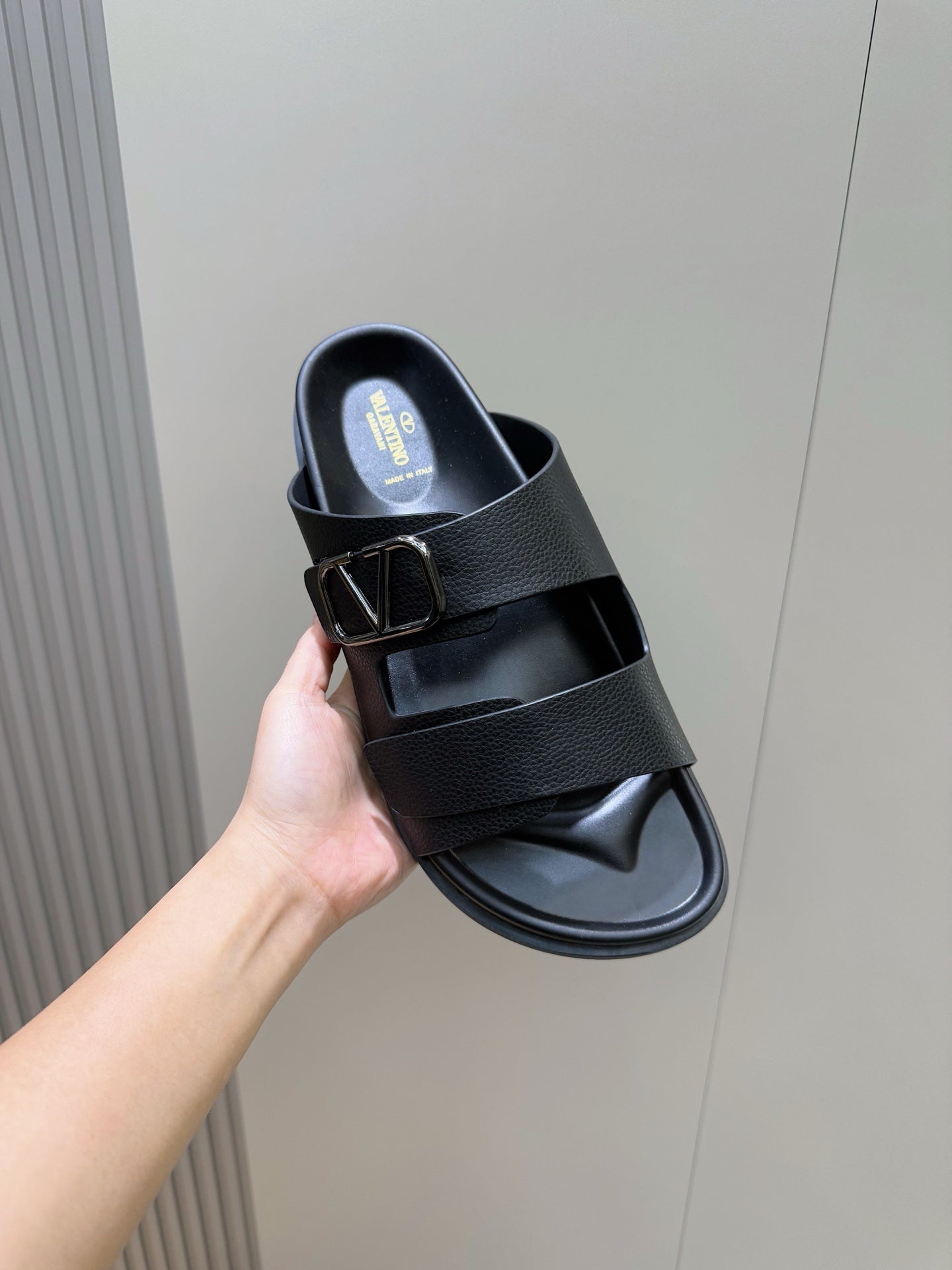 LuxluxHouse Best Quality Sandals Valentino