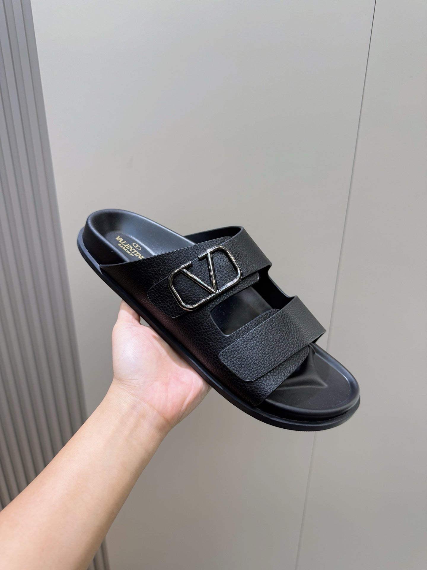 LuxluxHouse Best Quality Sandals Valentino
