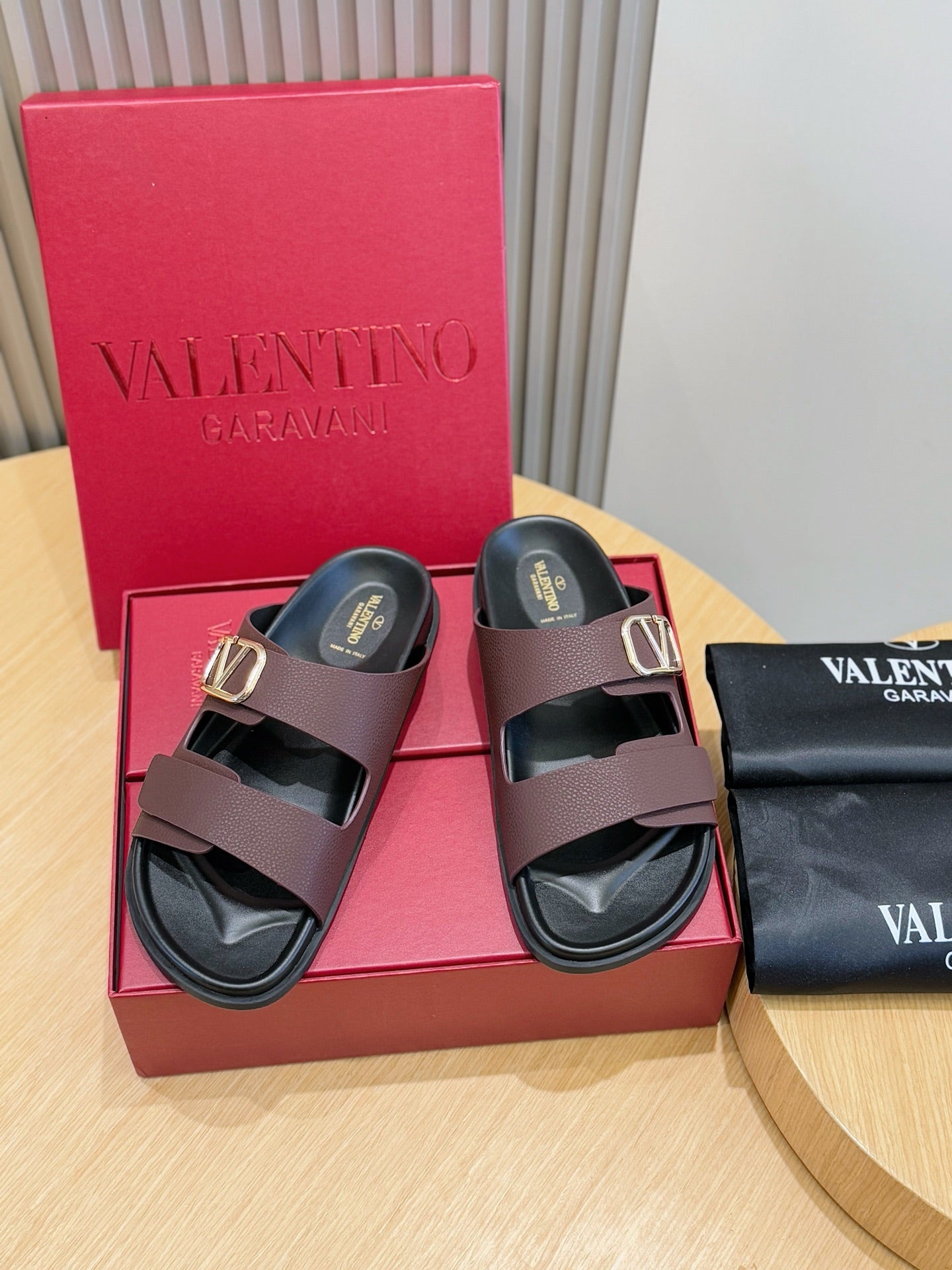 LuxluxHouse Best Quality Sandals Valentino