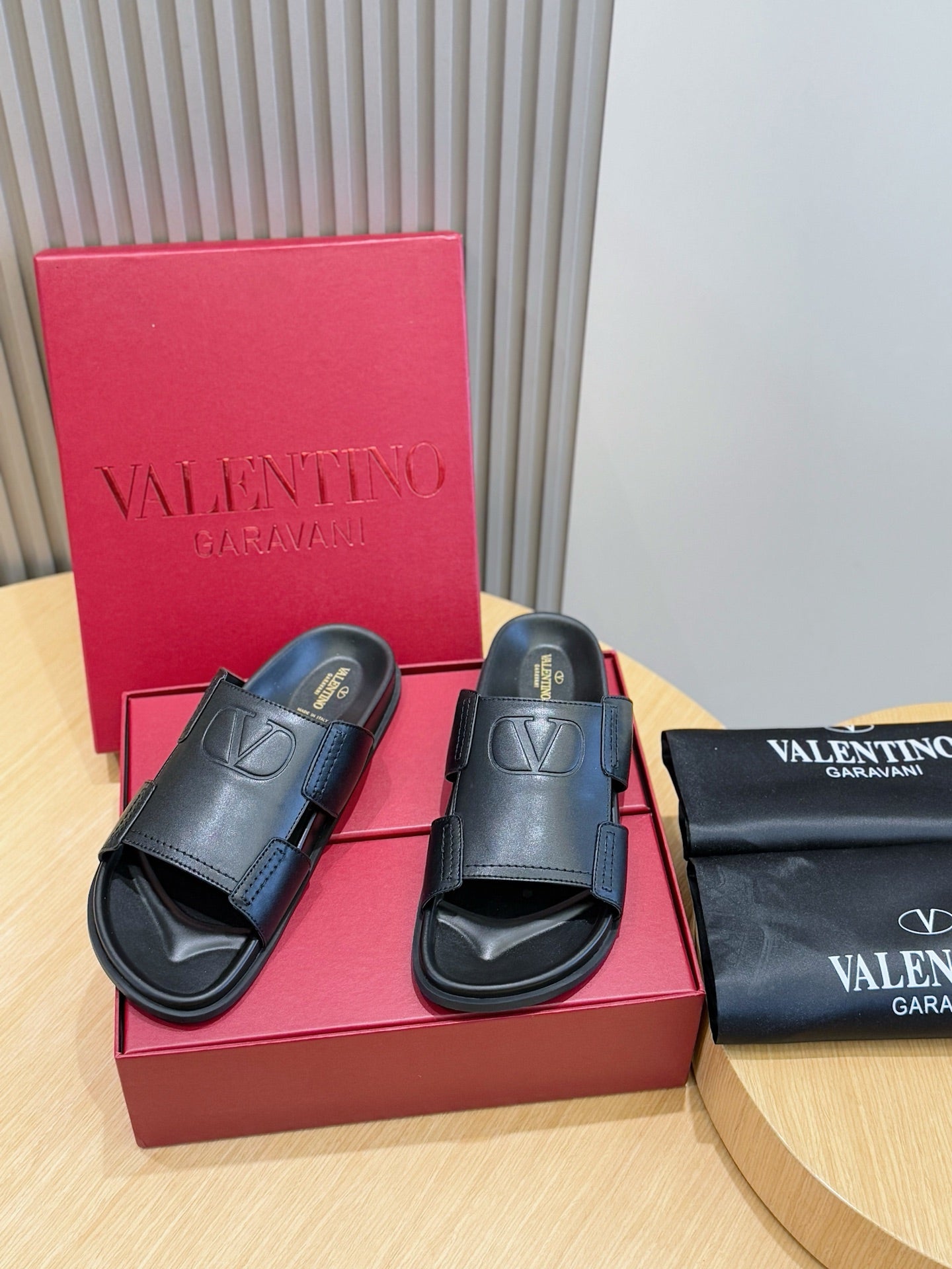 LuxluxHouse Best Quality Sandals Valentino