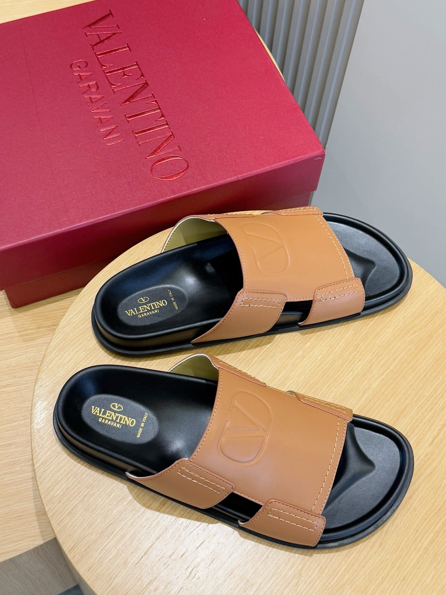 LuxluxHouse Best Quality Sandals Valentino