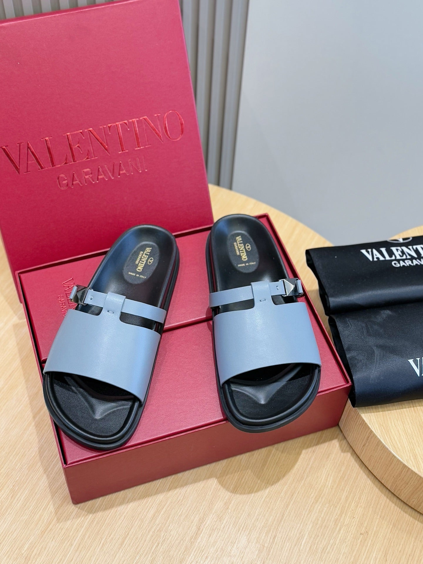 LuxluxHouse Best Quality Sandals Valentino