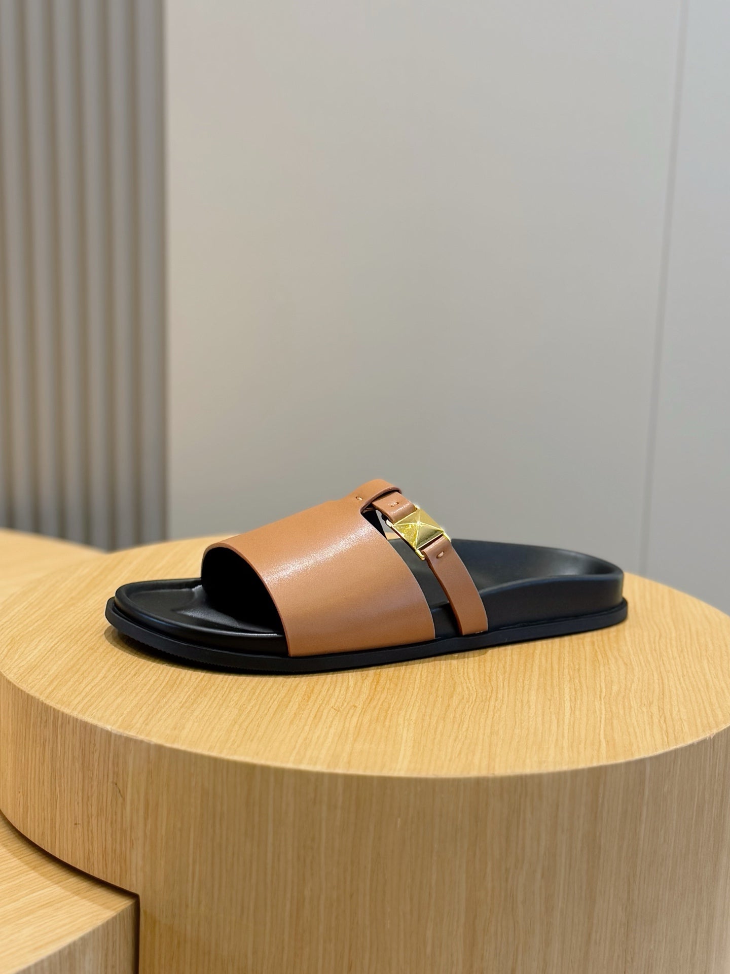 LuxluxHouse Best Quality Sandals Valentino
