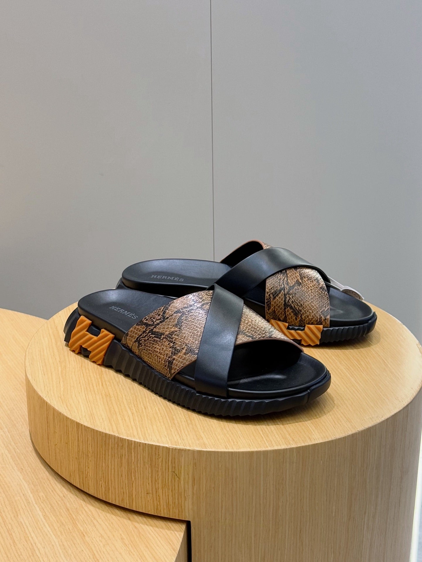 LuxluxHouse Best Quality Sandals Hermes