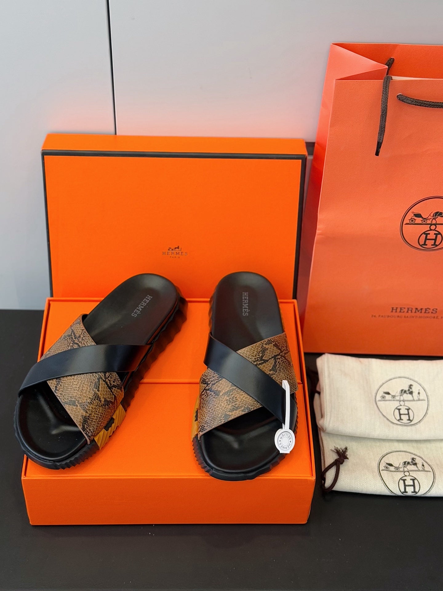 LuxluxHouse Best Quality Sandals Hermes