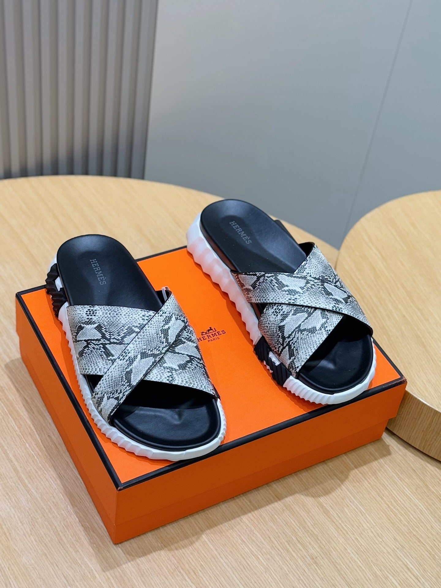LuxluxHouse Best Quality Sandals Hermes