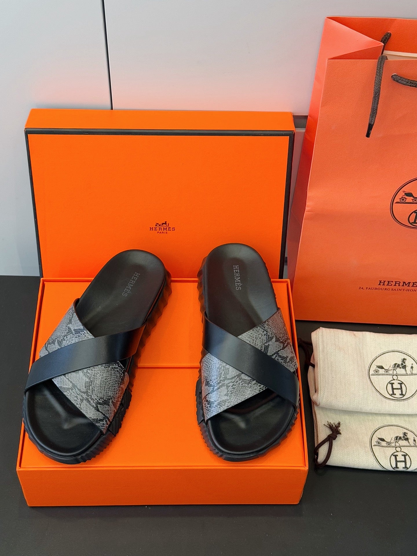 LuxluxHouse Best Quality Sandals Hermes