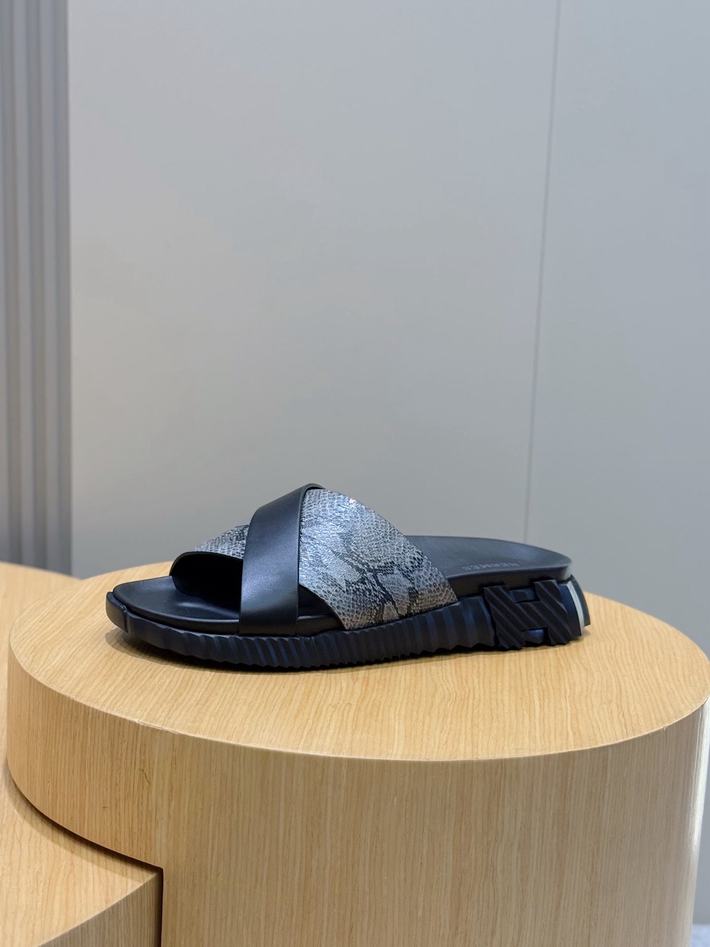 LuxluxHouse Best Quality Sandals Hermes