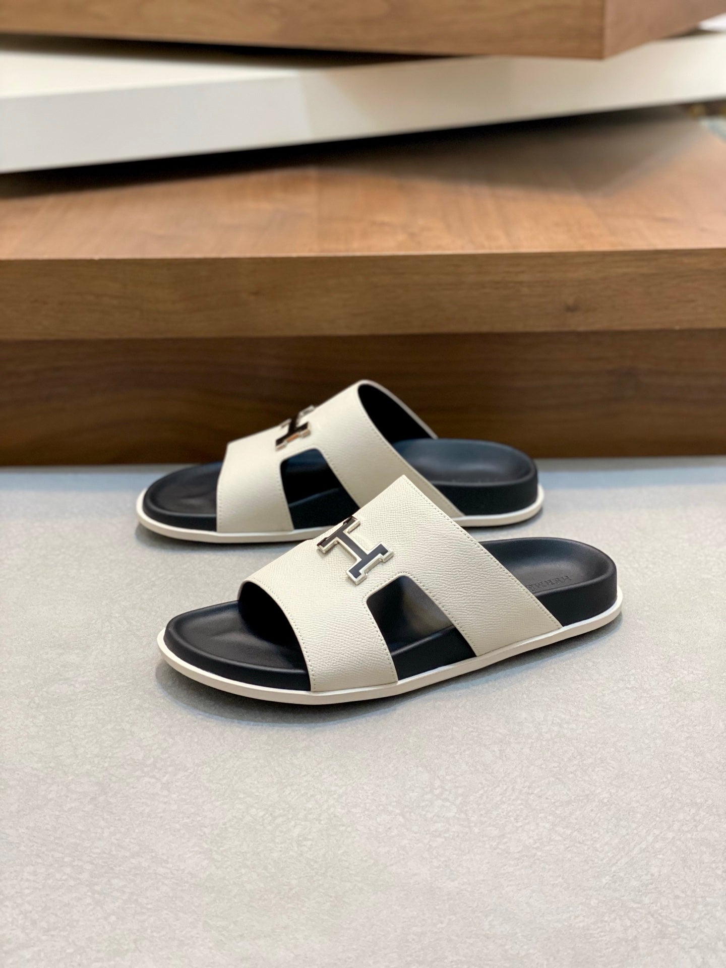 LuxluxHouse Best Quality Sandals Hermes