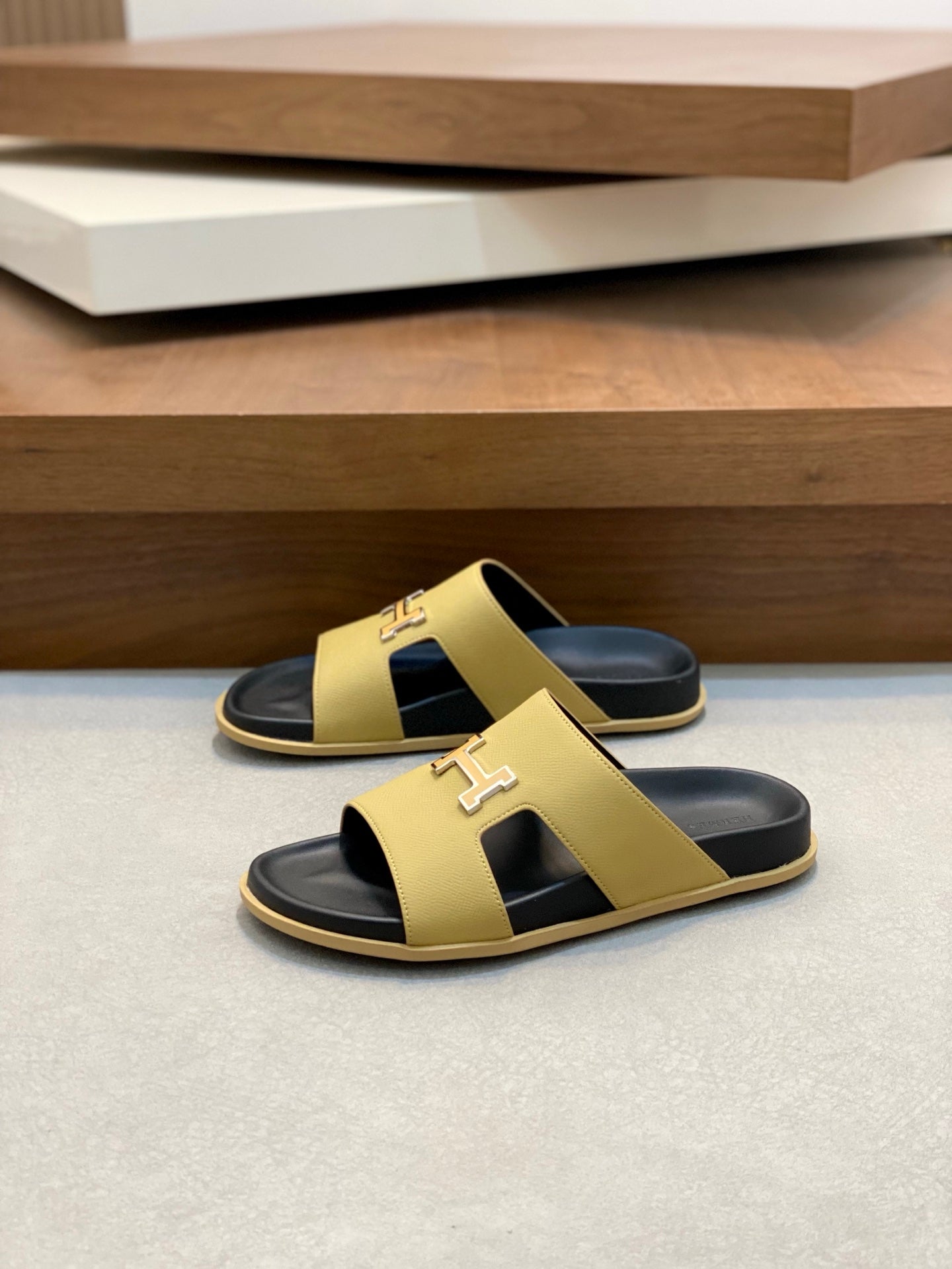 LuxluxHouse Best Quality Sandals Hermes